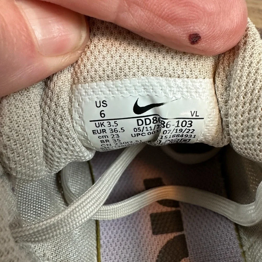 Womens Nike Winflo 9 Ivory Athletic Athletic Running Sneakers Shoes Size 6 M GUC - Picture 8 of 8